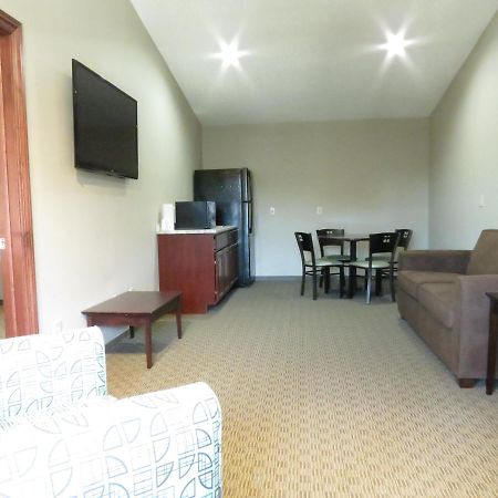 Edgewater Hotel And Suites Пут-ин-Бей Екстериор снимка